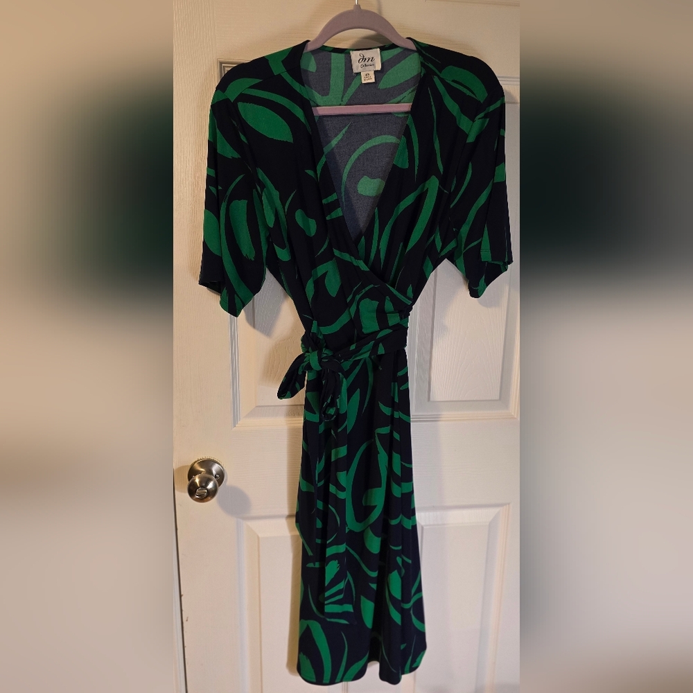 JM Collection Black and Green Long Sleeve Dress
